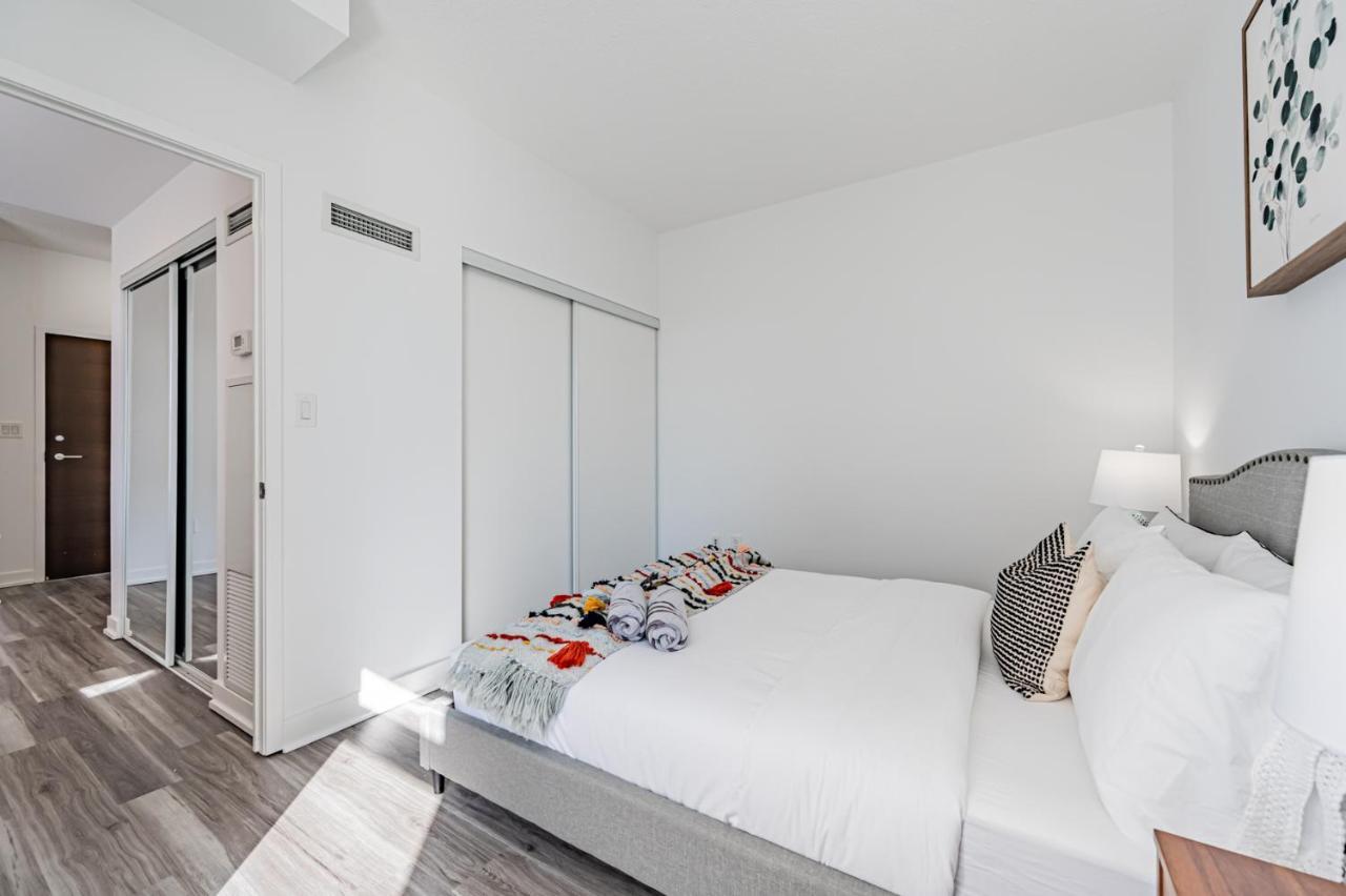 Leckie Luxurious Suites Toronto Bagian luar foto