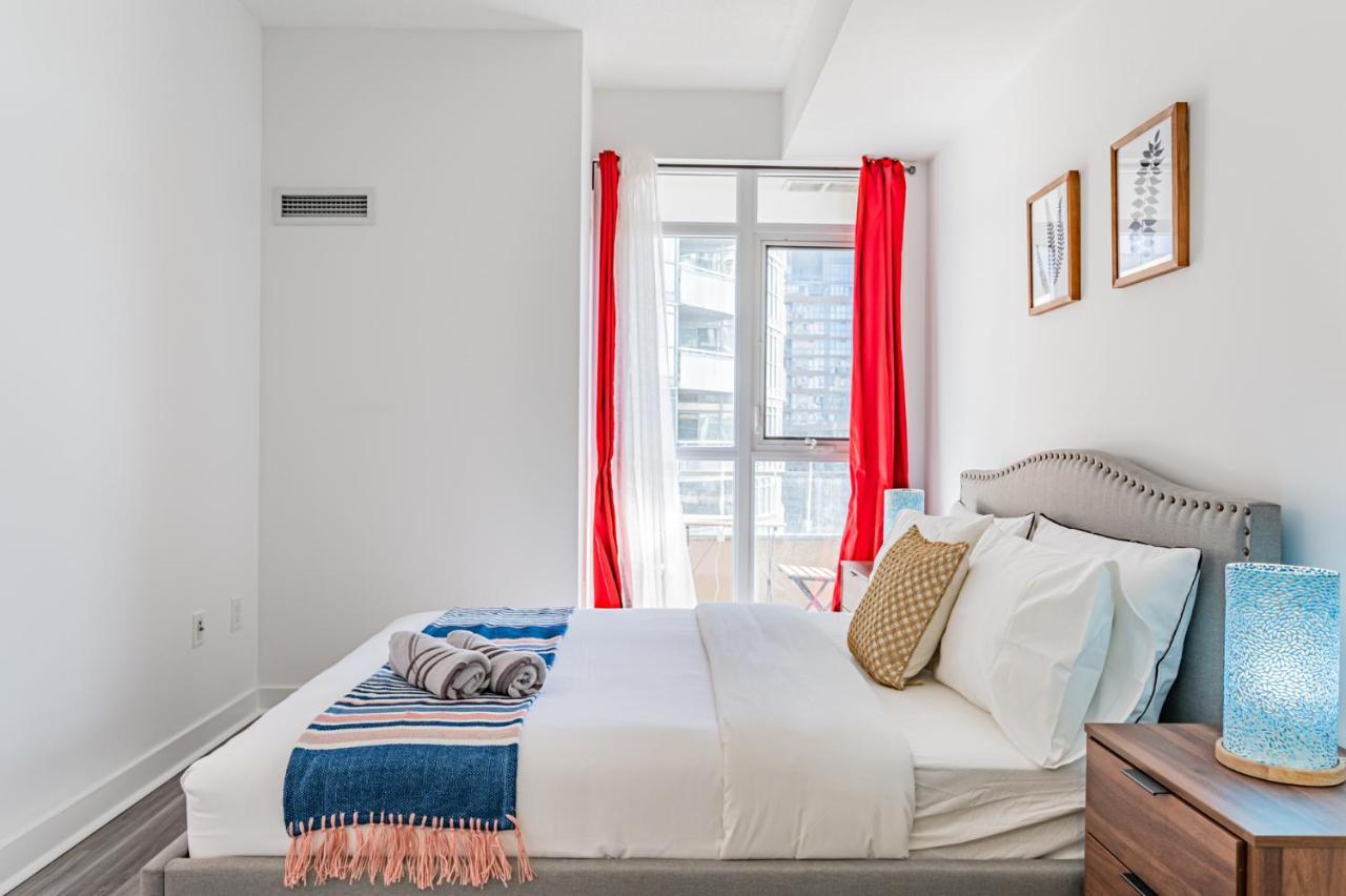 Leckie Luxurious Suites Toronto Bagian luar foto