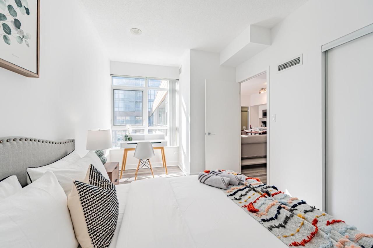 Leckie Luxurious Suites Toronto Bagian luar foto